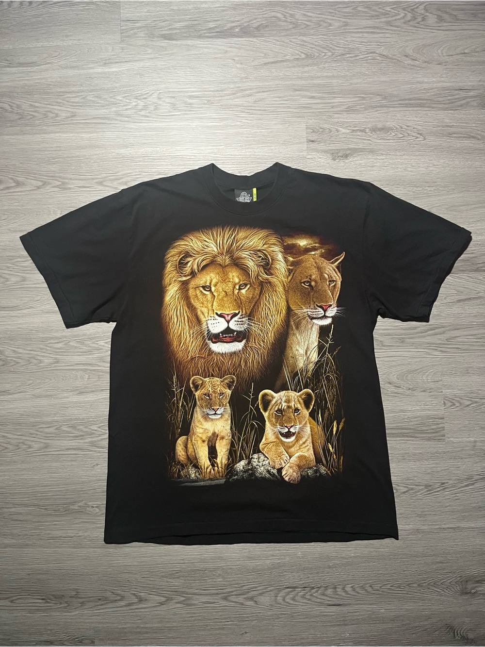 Lion nature graphic double sided T-shirt, men’s XL ￼